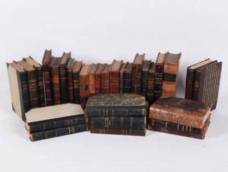 Appraisal: LOT OF MISCELLANEOUS LEATHER BOOKS LOT OF MISCELLANEOUS FINE LEATHER