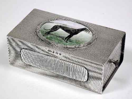 Appraisal: A George V silver rectangular cigarette box inset to top