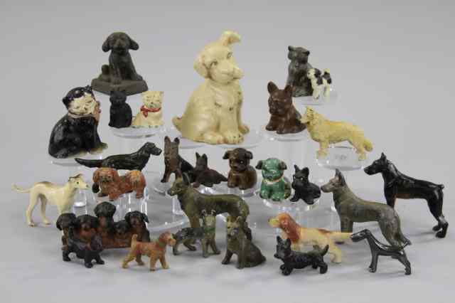 Appraisal: LARGE GROUPING OF ANIMAL PAPERWEIGHTS Extensive lot includes dog and