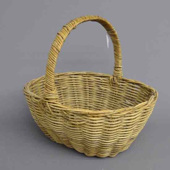 Appraisal: Basket with handle