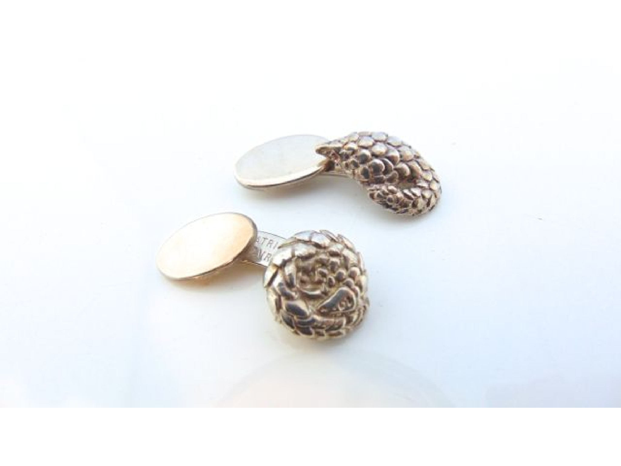 Appraisal: A pair of Zimbabwean silver cufflinks Patrick Mavros each with