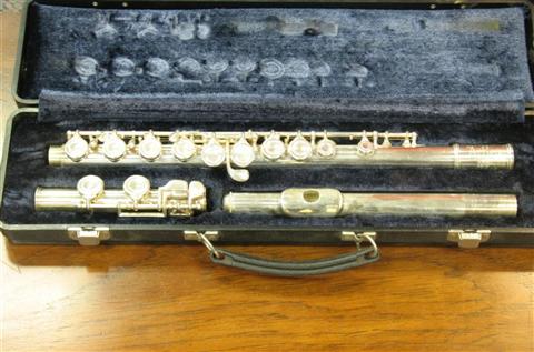 Appraisal: ARTLEY FLUTE in case Provenance Gordon Keller Music Company