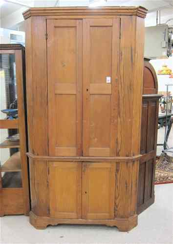 Appraisal: PINE CORNER CUPBOARD American th century divided into upper and