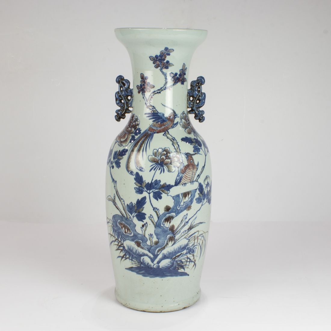 Appraisal: CHINESE UNDERGLAZE BLUE AND RED DECORATED VASE Chinese underglaze blue