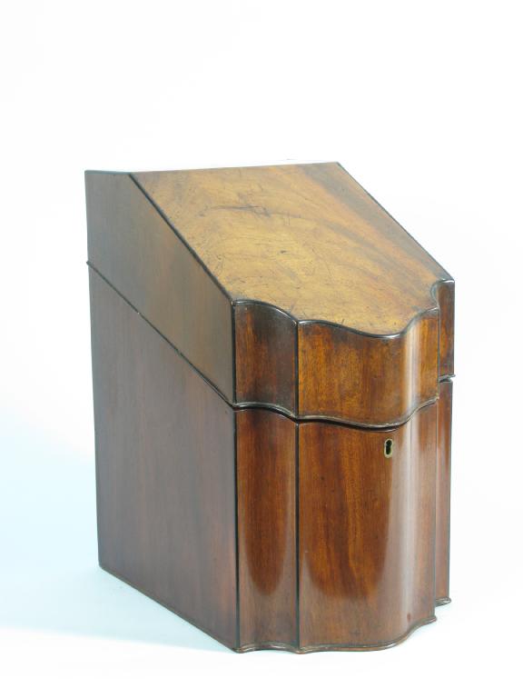 Appraisal: A Georgian mahogany Cutlery Box having sloping hinged cover and