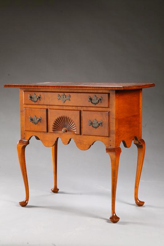 Appraisal: FINE QUEEN ANNE-STYLE DRESSING TABLE David LeFort Hanover Massachusetts late