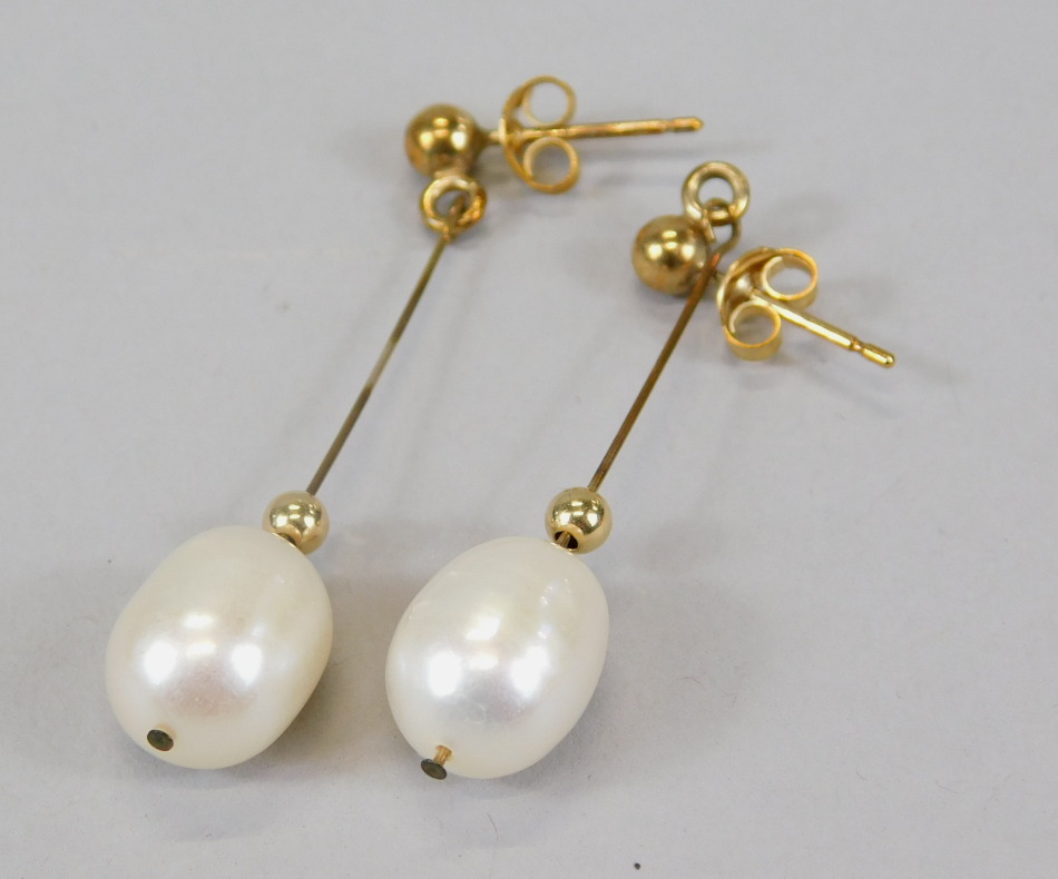 Appraisal: A pair of ct gold freshwater pearl earrings boxed