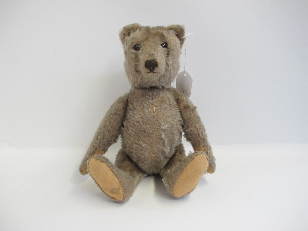 Appraisal: A 's Steiff bear with ear button