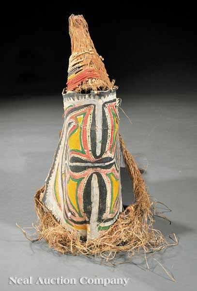 Appraisal: A Papua New Guinea Painted Palm Mask New Britain circular