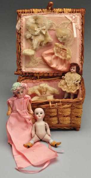 Appraisal: Lot of Bisque German Dolls Description Kestner all bisque with