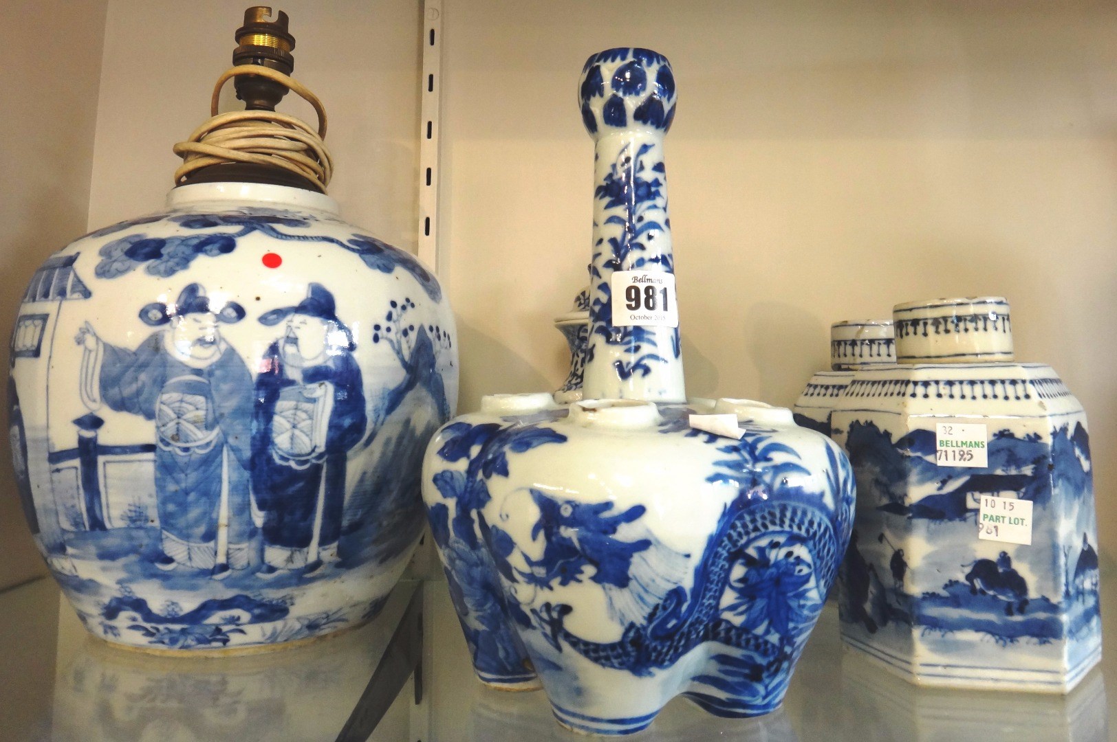 Appraisal: A group of Chinese blue and white porcelain late th