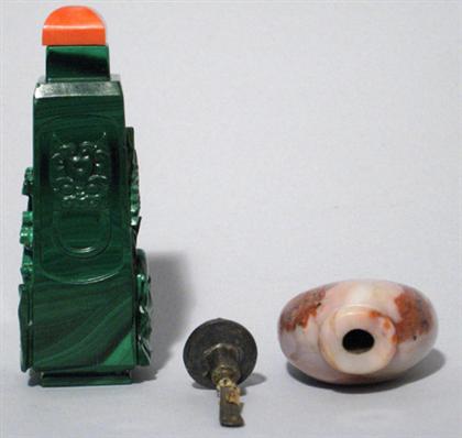 Appraisal: Chinese mottle agate snuff bottle and malachite snuff th century