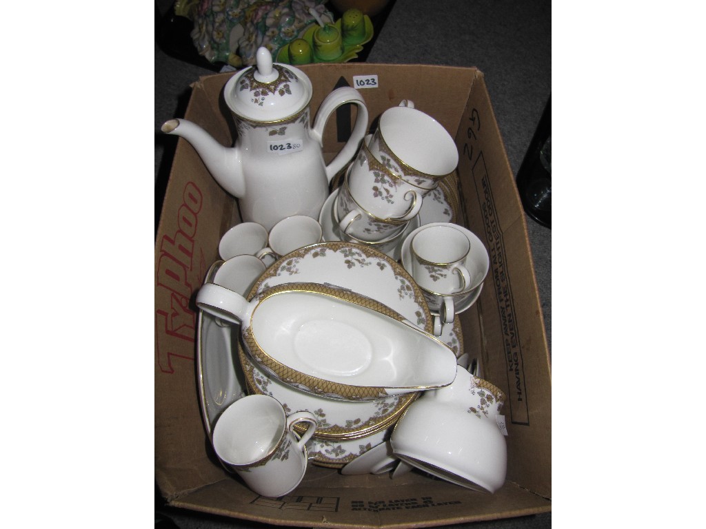 Appraisal: Royal Doulton Lynnewood tea and dinnerwares