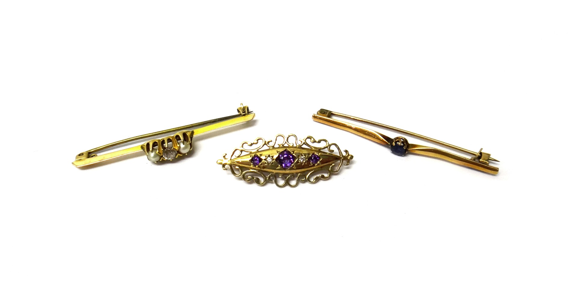 Appraisal: A gold diamond and cultured pearl set bar brooch mounted