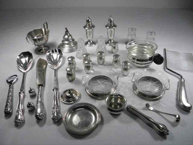 Appraisal: Group lot of assorted sterling silver items Includes two etched