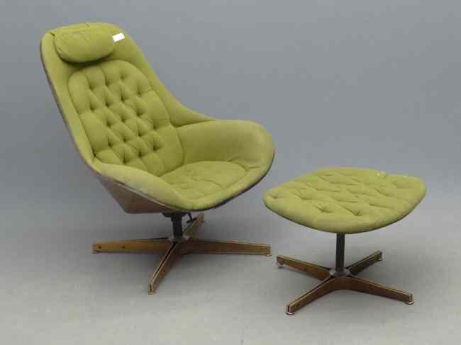 Appraisal: Mid Century Plycraft chair with ottoman