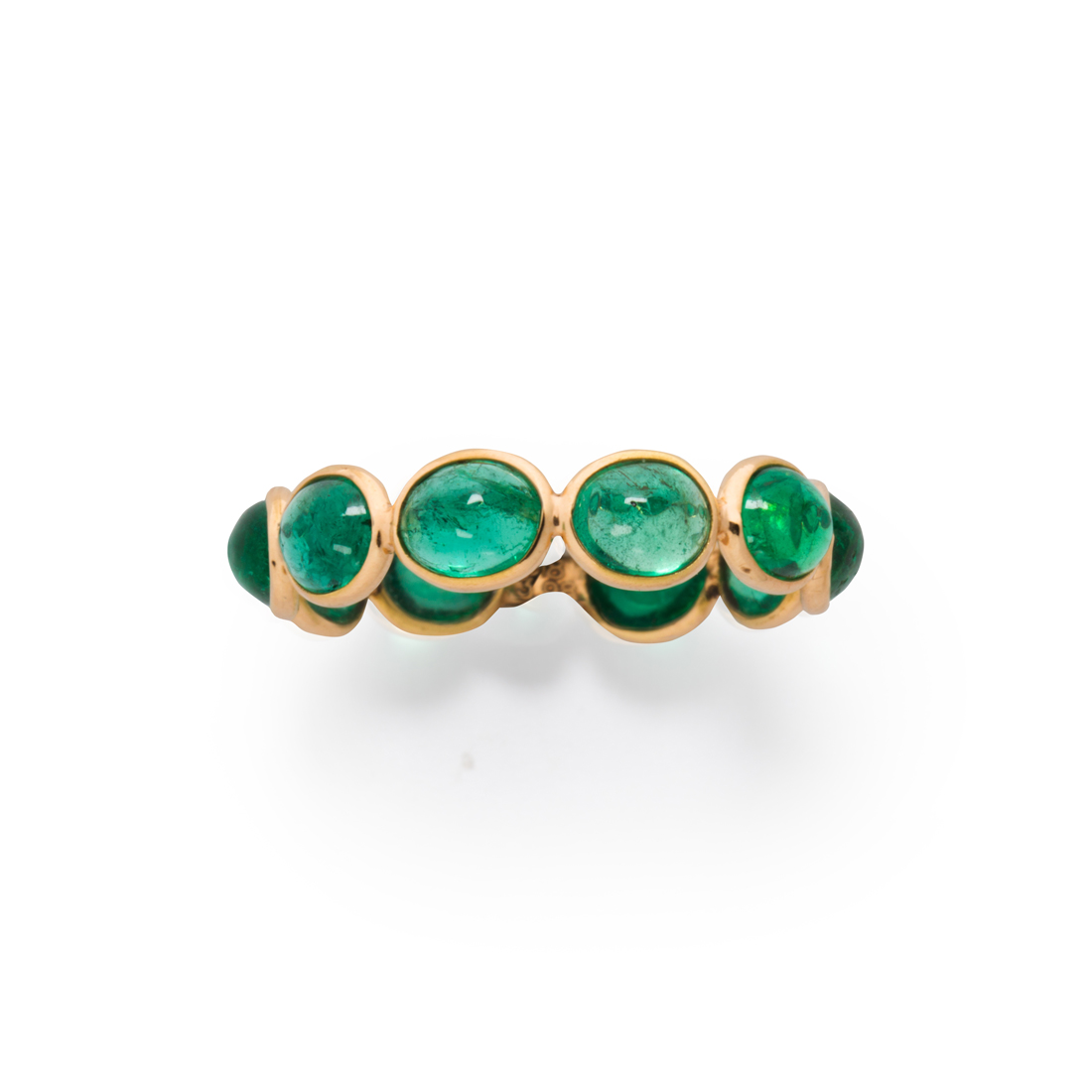 Appraisal: AN EMERALD AND EIGHTEEN KARAT GOLD RING An emerald and