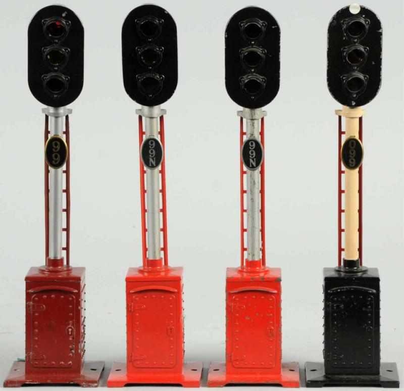 Appraisal: Lot of Lionel Stoplight Signals American Pre-war Includes two no