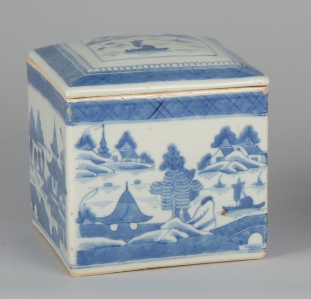 Appraisal: CHINESE EXPORT CANTON PORCELAIN COVERED BOX th CenturyIn blue and