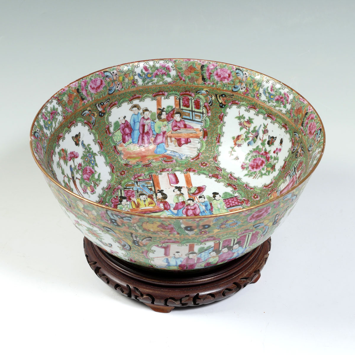 Appraisal: LARGE TH C ROSE MEDALLION BOWL Large Qing dynasty Rose