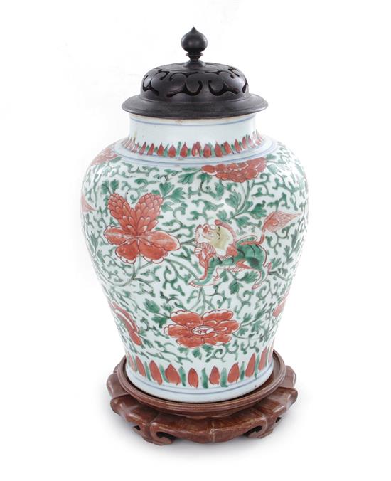 Appraisal: Chinese famille verte porcelain jar Qing or Republic period Foo