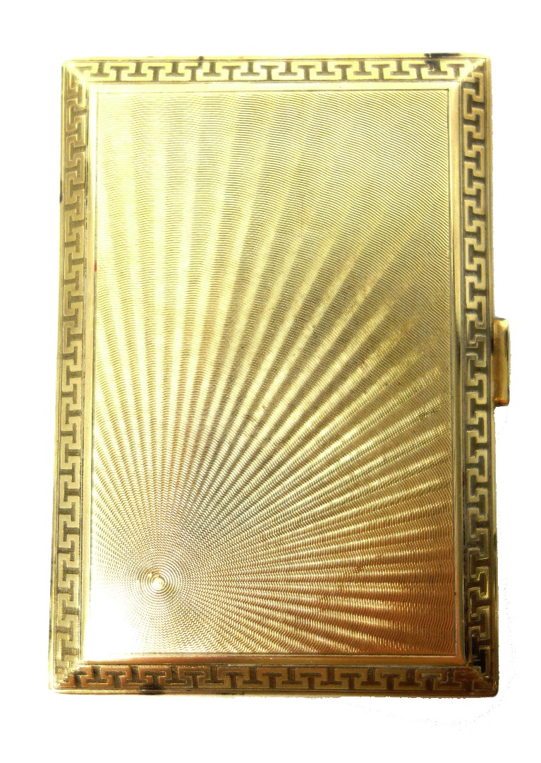 Appraisal: A lady's ct gold rectangular powder compact fitted with a