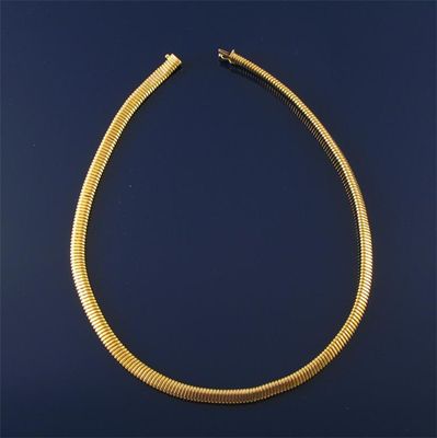 Appraisal: An ct gold oval section 'expanding link' necklace cm g