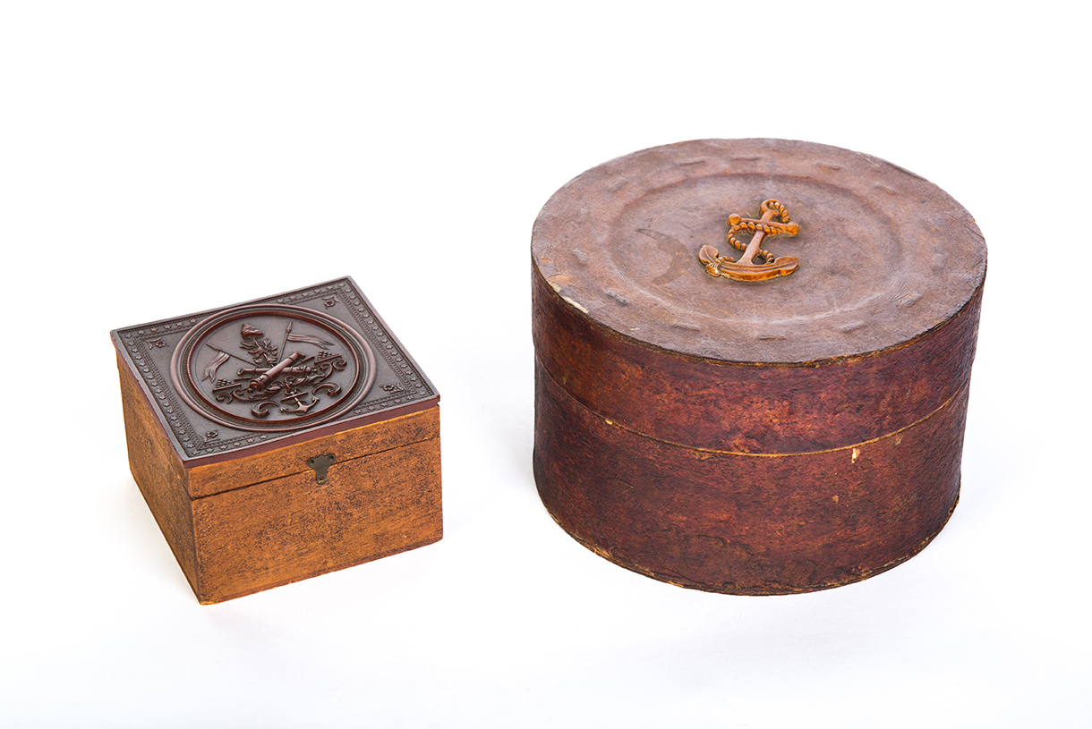 Appraisal: TWO COLLAR BOXES American rd quarter- th century Thermoplastic lid