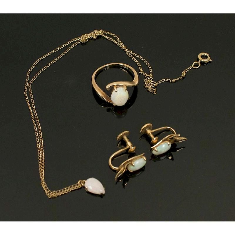 Appraisal: Gold and Opal Jewelry Lot comprising one gold opal necklace