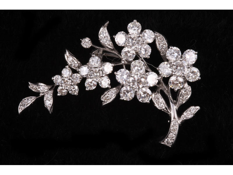 Appraisal: Platinum Floral Spray Diamond Brooch One platinum diamond brooch containing