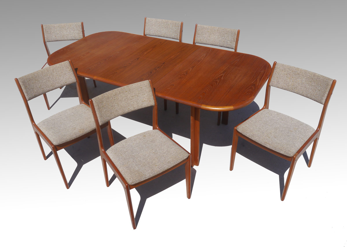 Appraisal: MID CENTURY DINING TABLE AND CHAIRS Dixie Furniture made in