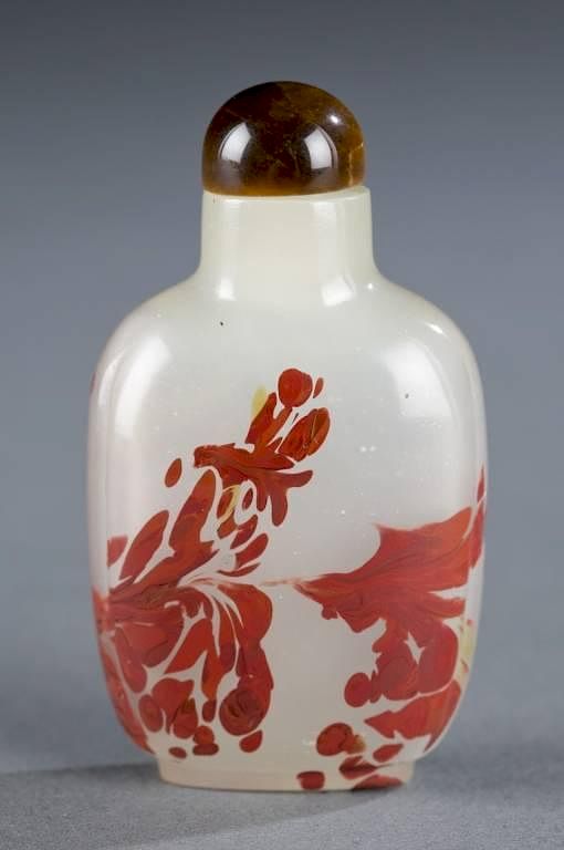 Appraisal: Glass Chinese snuff bottle A glass Chinese snuff bottle c