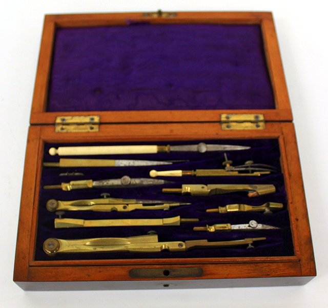 Appraisal: A LATE TH EARLY TH CENTURY BRASS DRAWING INSTRUMENT SET