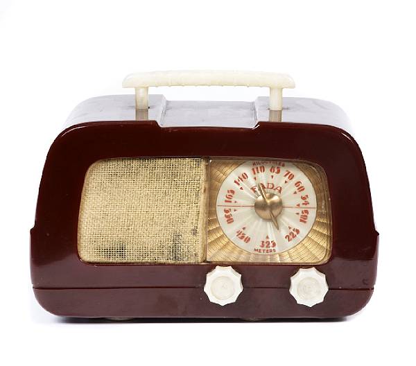 Appraisal: A Fada maroon and white radio circa height in length