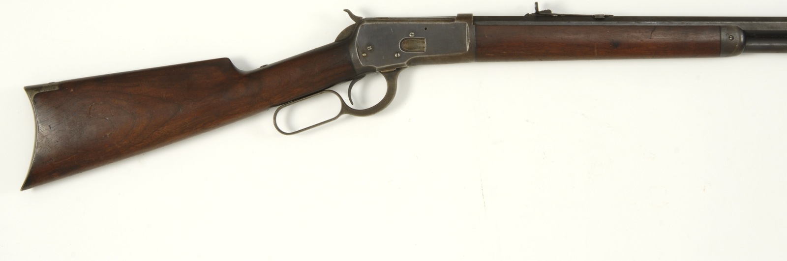 Appraisal: WINCHESTER MODEL LEVER-ACTION RIFLE cal Serial Blued finish Dark with