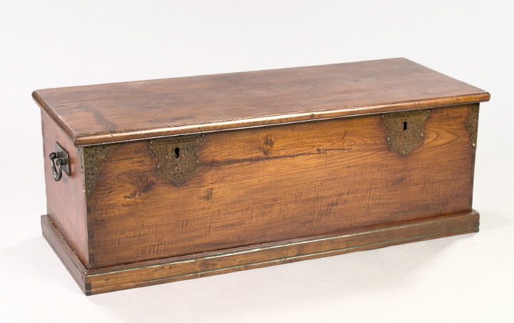 Appraisal: Continental Oak Coffer mid- th century the rectangular top opening