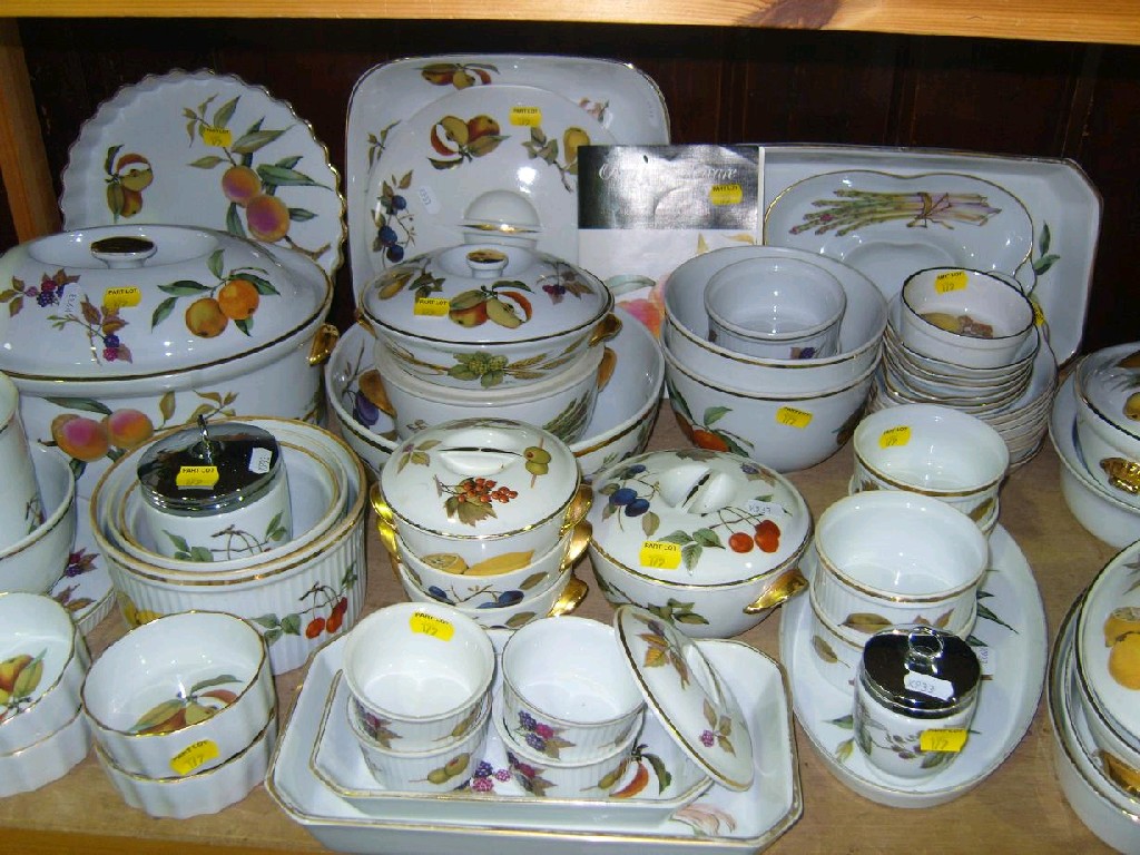 Appraisal: A quantity of Royal Worcester oven-to-table wares in the Evesham