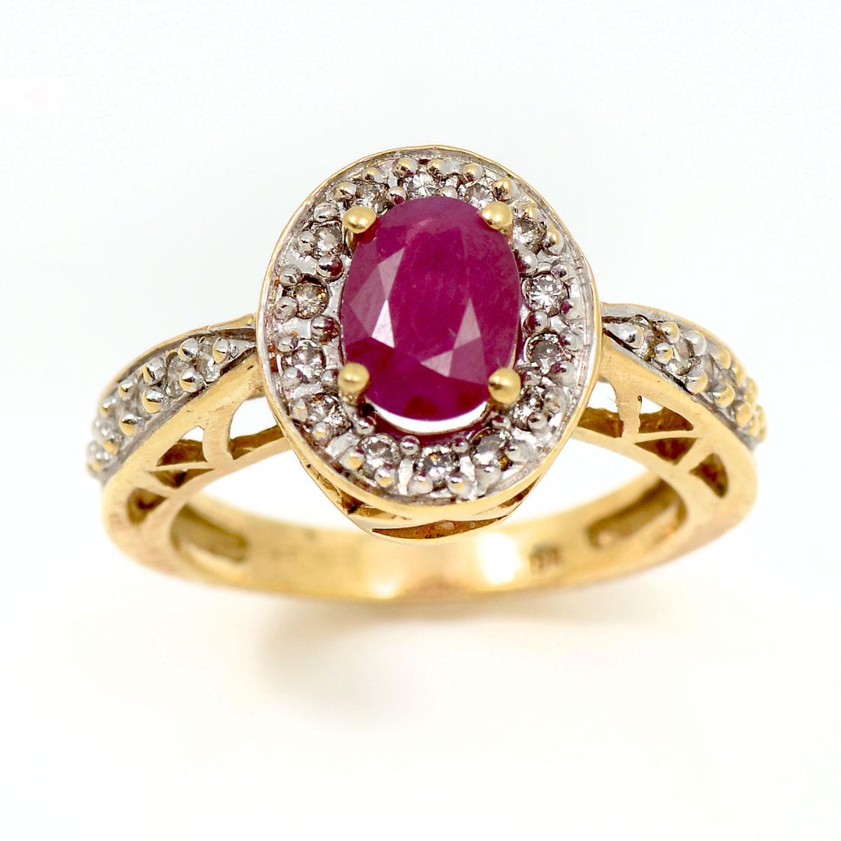 Appraisal: K RUBY DIAMOND RING K yellow gold ruby and diamond