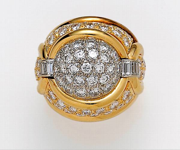 Appraisal: A diamond and eighteen karat gold ring Henry Dunay signed