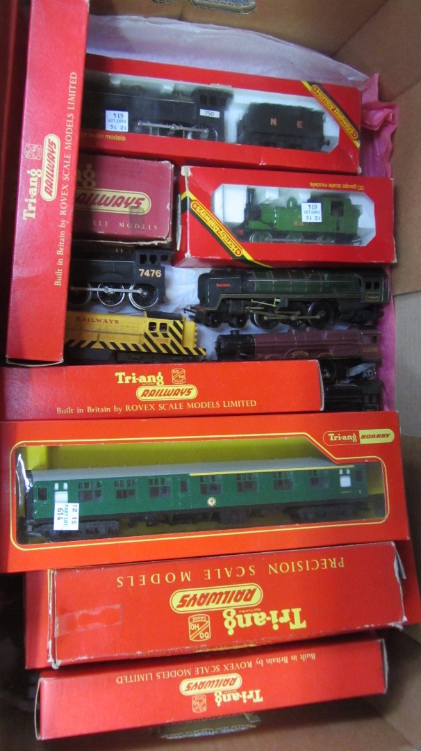 Appraisal: A quantity of OO gauge locomotives and coaches mainly Hornby