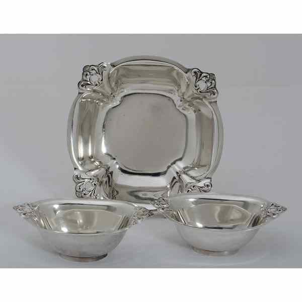 Appraisal: International Silver Sterling Bowls American th century Three International Silver