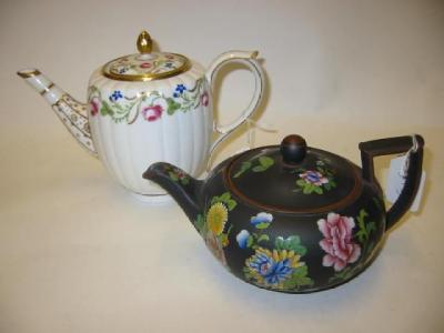 Appraisal: A PARIS PORCELAIN TEAPOT AND COVER of ribbed barrel form