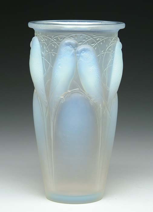 Appraisal: R LALIQUE CEYLAN VASE Classic Ceylan vase features eight parakeets