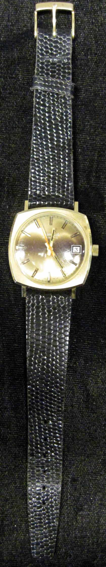 Appraisal: Gentleman's karat yellow gold wristwatch Gigandet Square cased Circular yellow