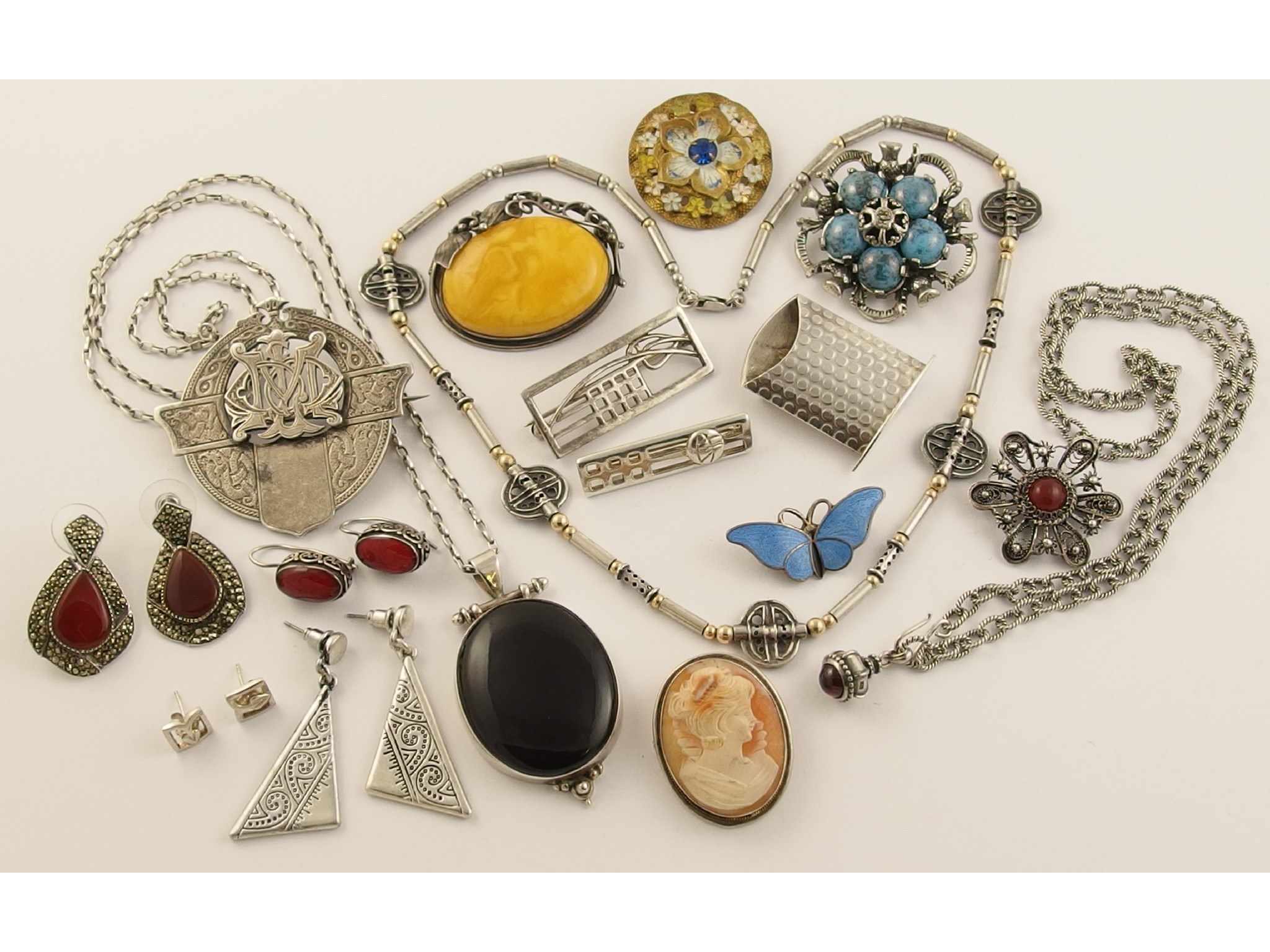 Appraisal: A collection of silver and costume jewellery to include a