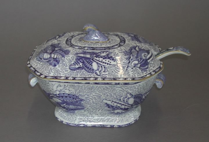 Appraisal: Mottahedeh Blue-and-White Transfer-Printed Pottery Covered Tureen in Torquay also known