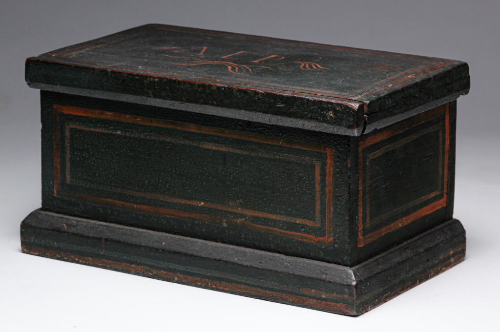 Appraisal: AMERICAN DECORATED BOX Found in New Hampshire st half th