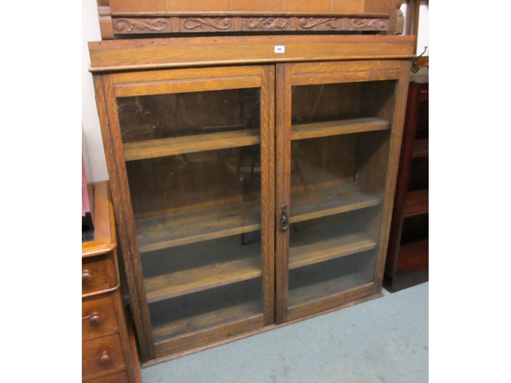 Appraisal: Victorian oak glazed two door bookcase