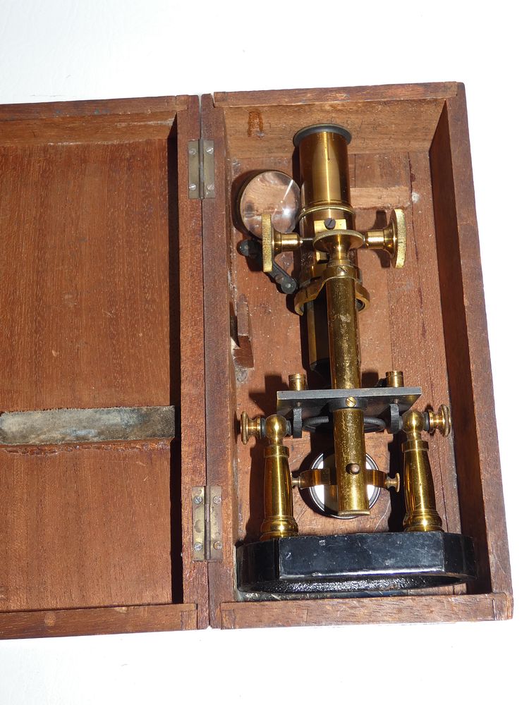 Appraisal: ANTIQUE BRASS PORTABLE MICROSCOPE th century brass portable microscope in