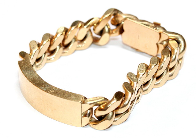 Appraisal: A CT GOLD GENTLEMAN'S IDENTITY BRACELET